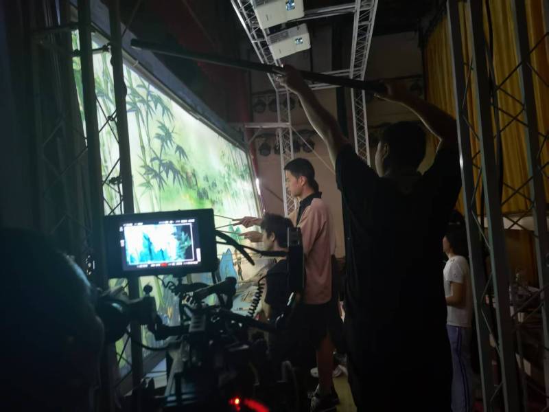 阳高县TVC拍摄公司：美妆时尚造梦师，雕琢细节中的高级质感